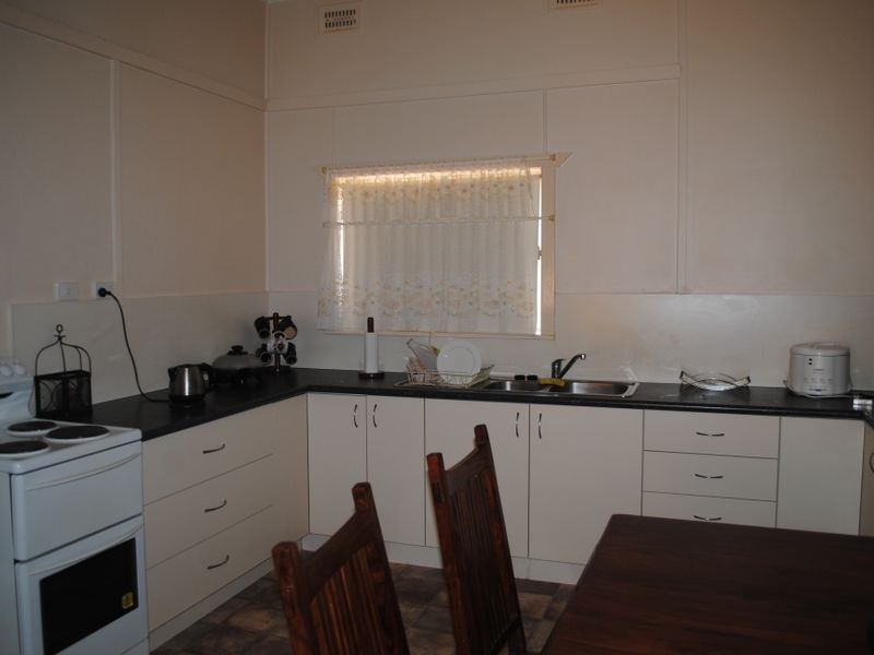 99 Crown Street, Tamworth NSW 2340