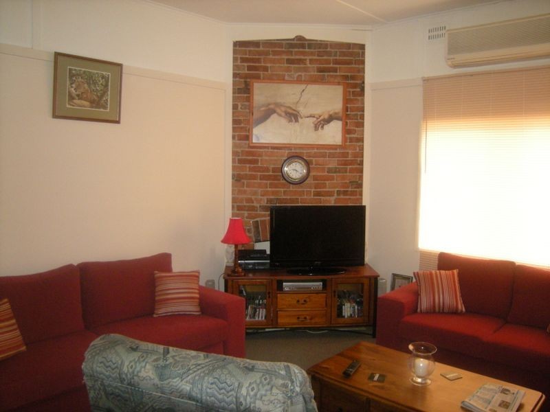 99 Crown Street, Tamworth NSW 2340