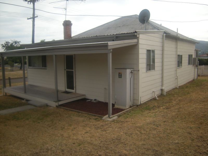 99 Crown Street, Tamworth NSW 2340