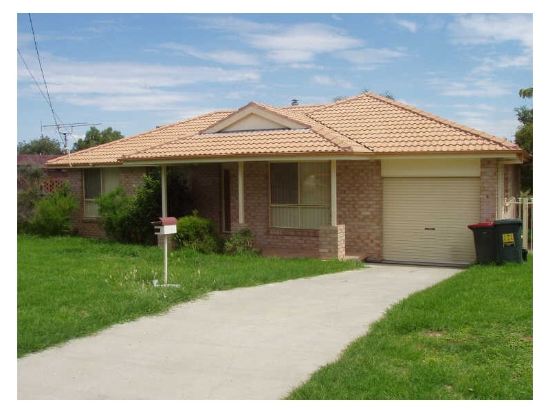21 Glen Garvin Drive, Tamworth NSW 2340