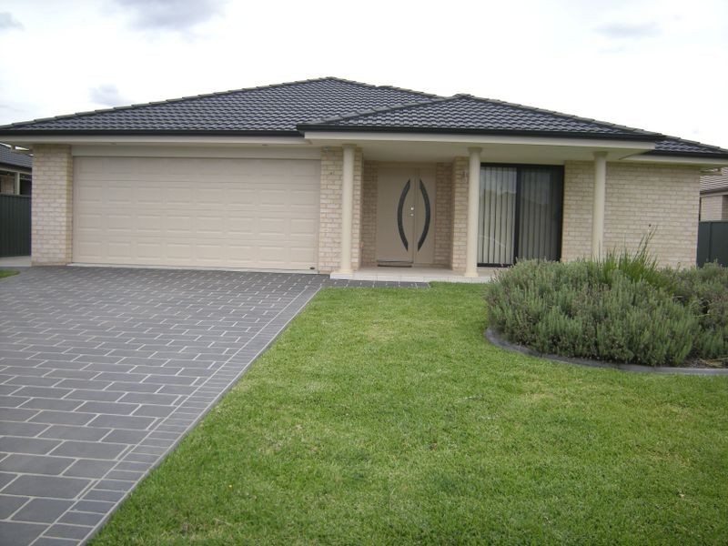 73 A The Heights, Tamworth NSW 2340