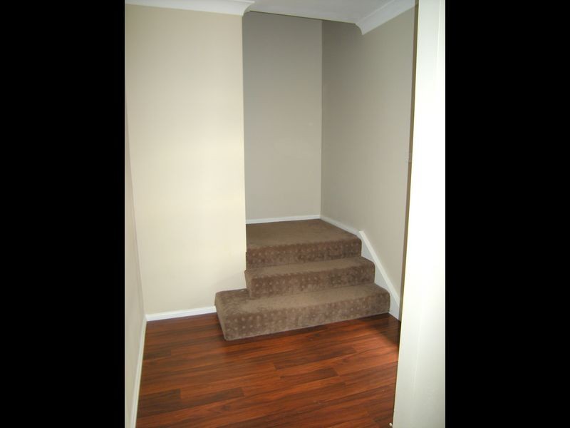 5 Boulevard Place, Hillvue NSW 2340