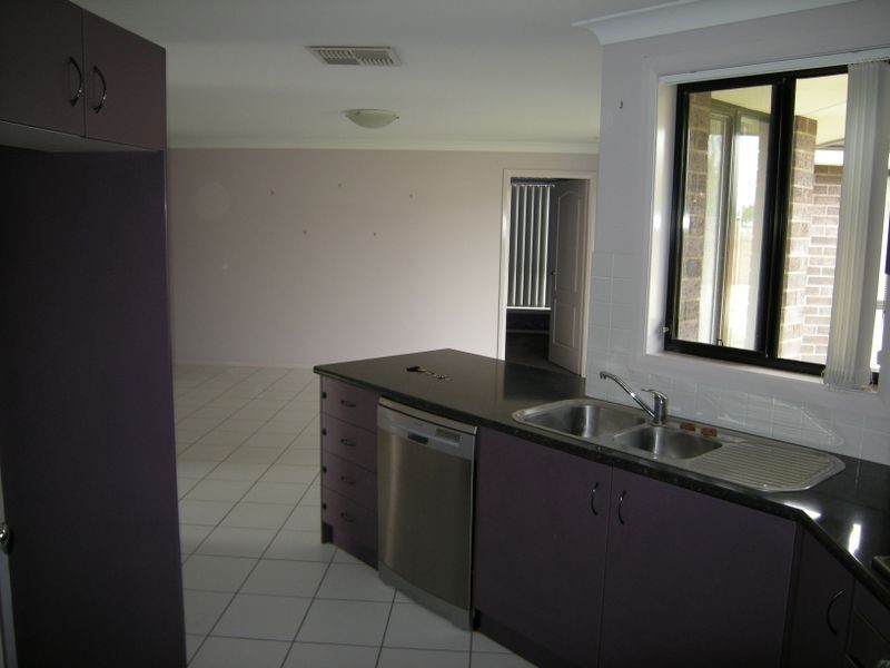 16 Burdekin Place, Tamworth NSW 2340