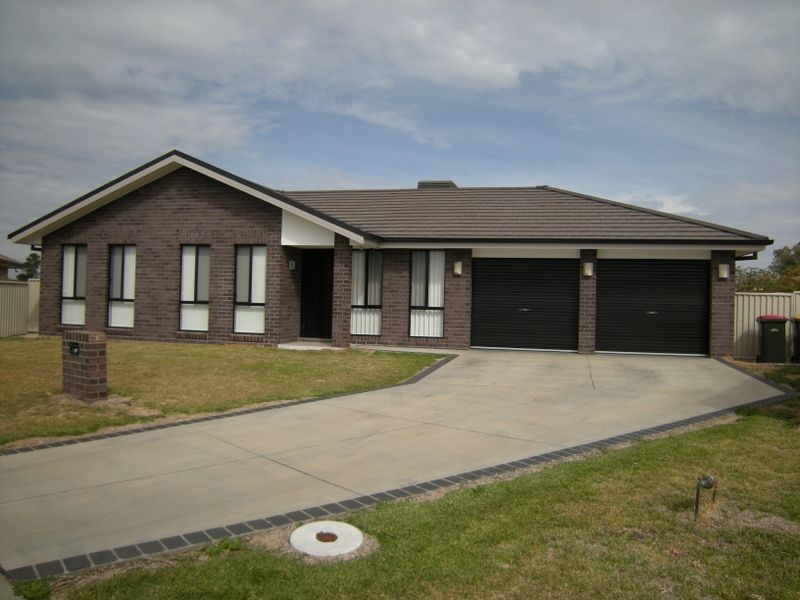 16 Burdekin Place, Tamworth NSW 2340