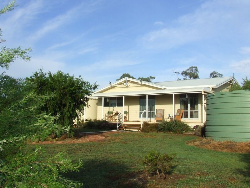 15 Ridds Lane WINTON NSW 2344, Tamworth NSW 2340