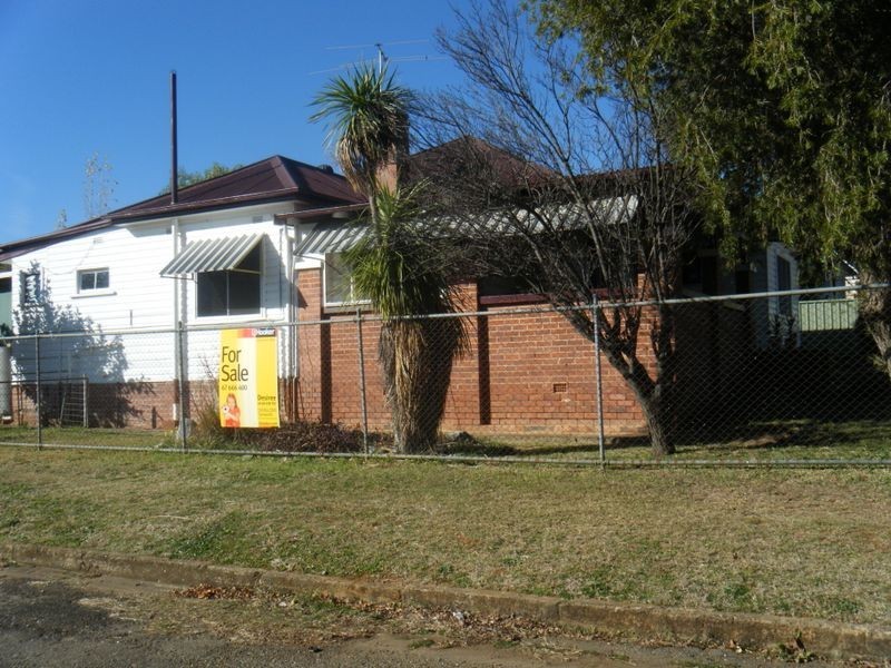128 Piper Street, Tamworth NSW 2340