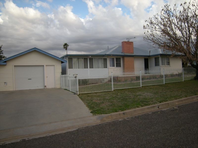 11 Ring Street, Tamworth NSW 2340