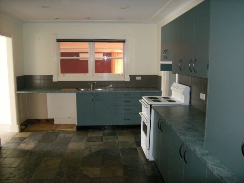 11 Ring Street, Tamworth NSW 2340