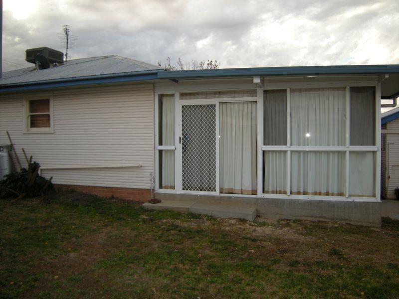 11 Ring Street, Tamworth NSW 2340