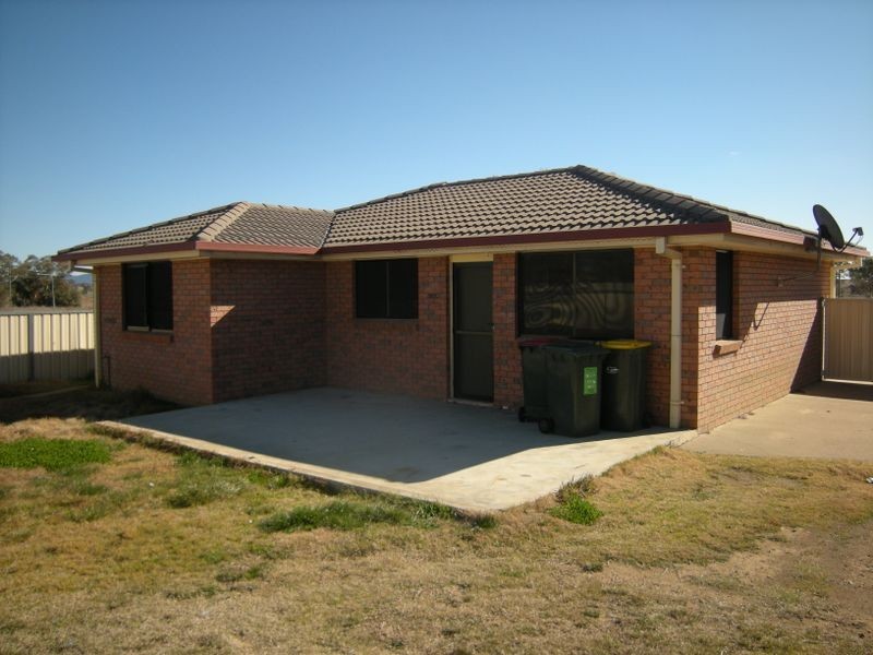 22 Flemming Crescent, Tamworth NSW 2340
