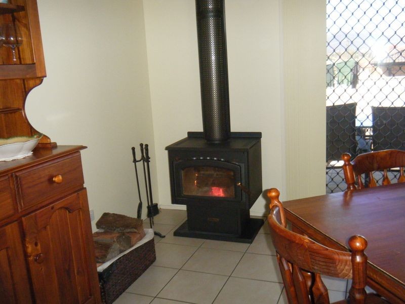 16 Warburton Drive, Tamworth NSW 2340