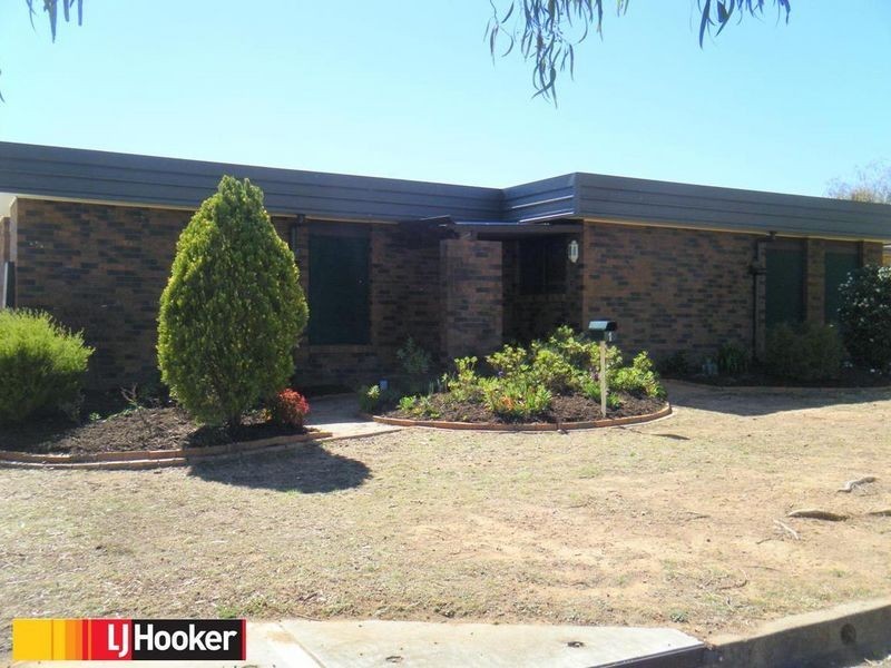 1 Waree Drive, Tamworth NSW 2340