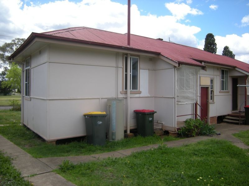 12-12a Thompson Crescent, Tamworth NSW 2340