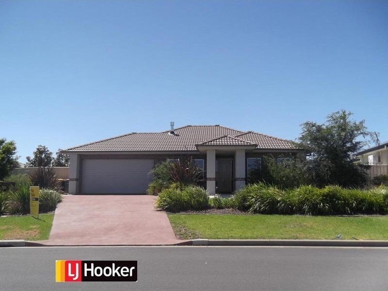 4 Falcon Drive, Tamworth NSW 2340