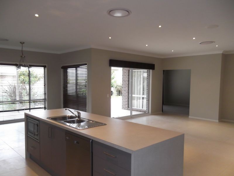 4 Falcon Drive, Tamworth NSW 2340