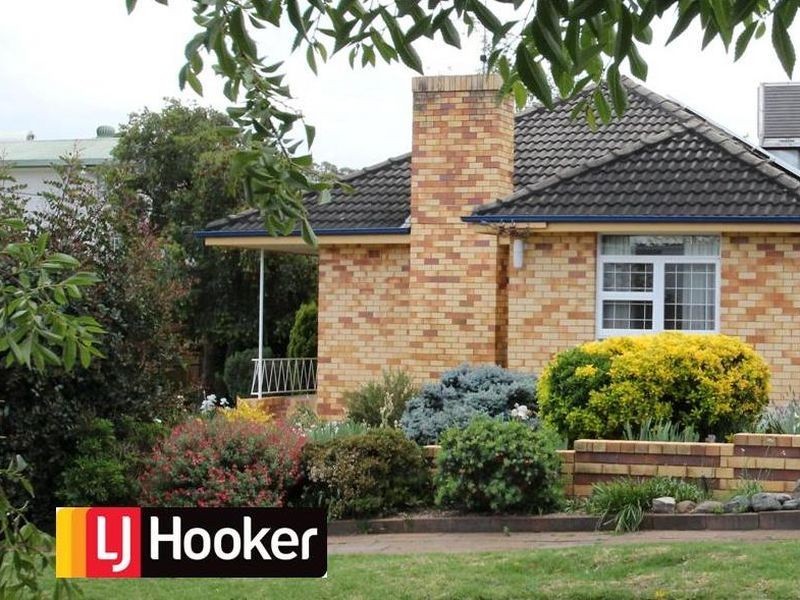 8 Russell Street, Tamworth NSW 2340