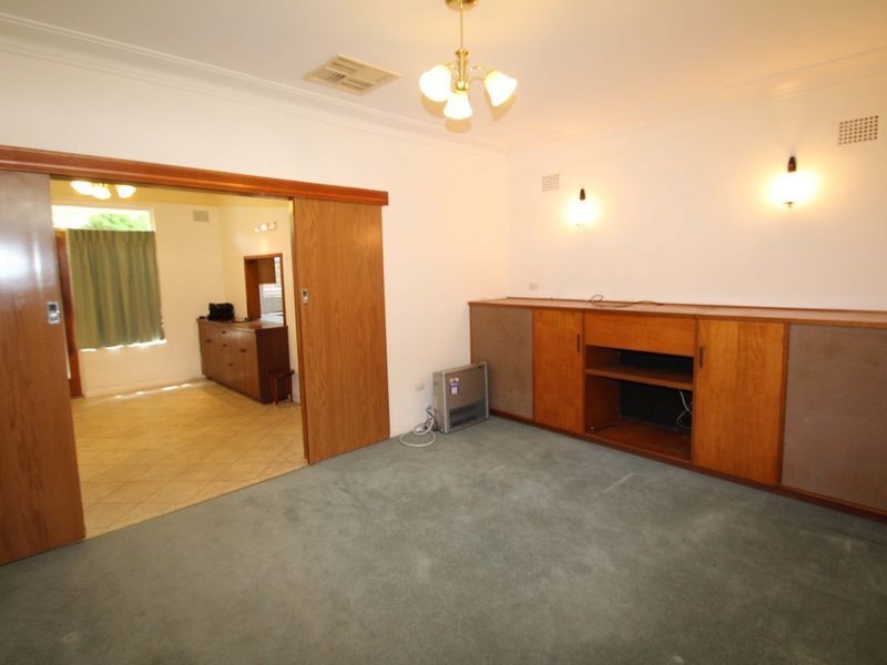 8 Russell Street, Tamworth NSW 2340