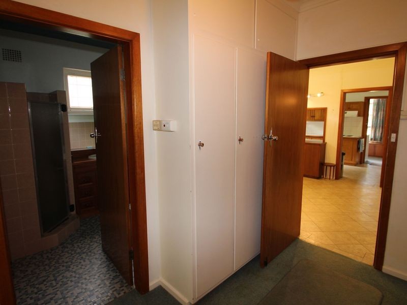 8 Russell Street, Tamworth NSW 2340