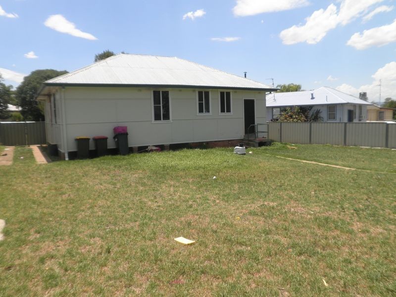 11 Thompson Crescent, Tamworth NSW 2340
