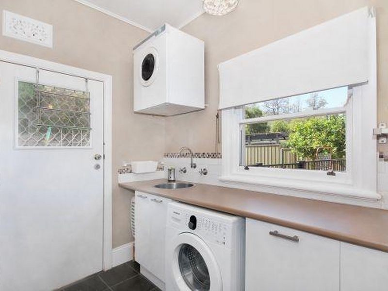 98 Napier Street, Tamworth NSW 2340