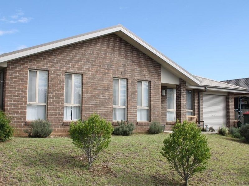 3 Tasman Place, Westdale NSW 2340