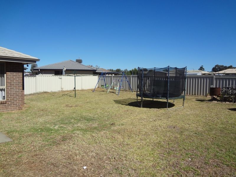 3 Tasman Place, Westdale NSW 2340