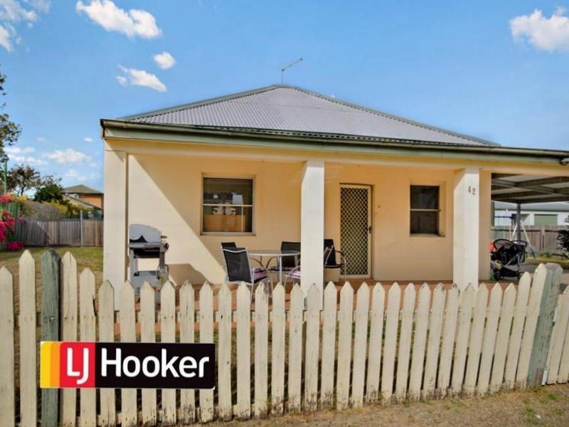 42 William Street, Tamworth NSW 2340