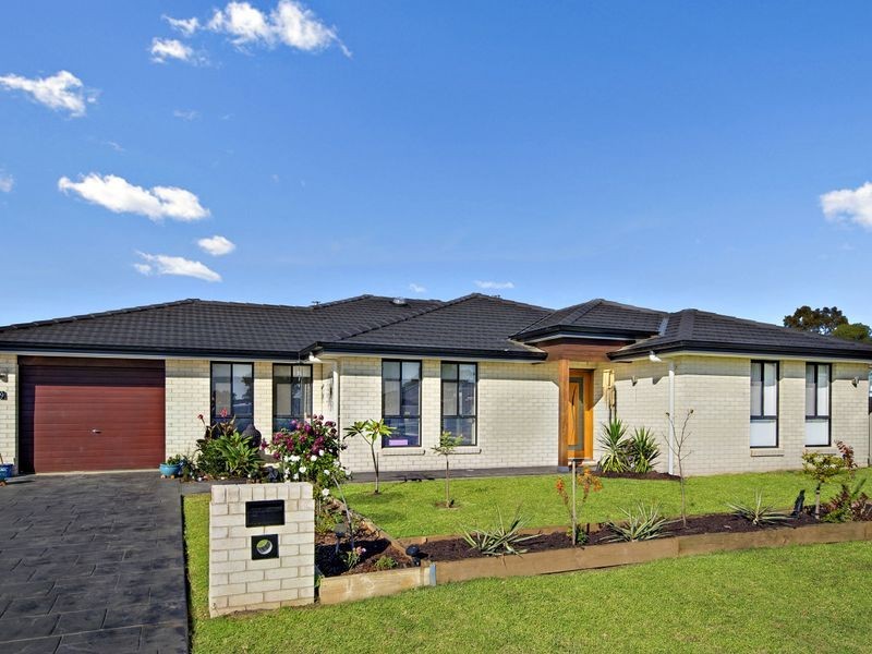 19 Carnegie Place, Westdale NSW 2340