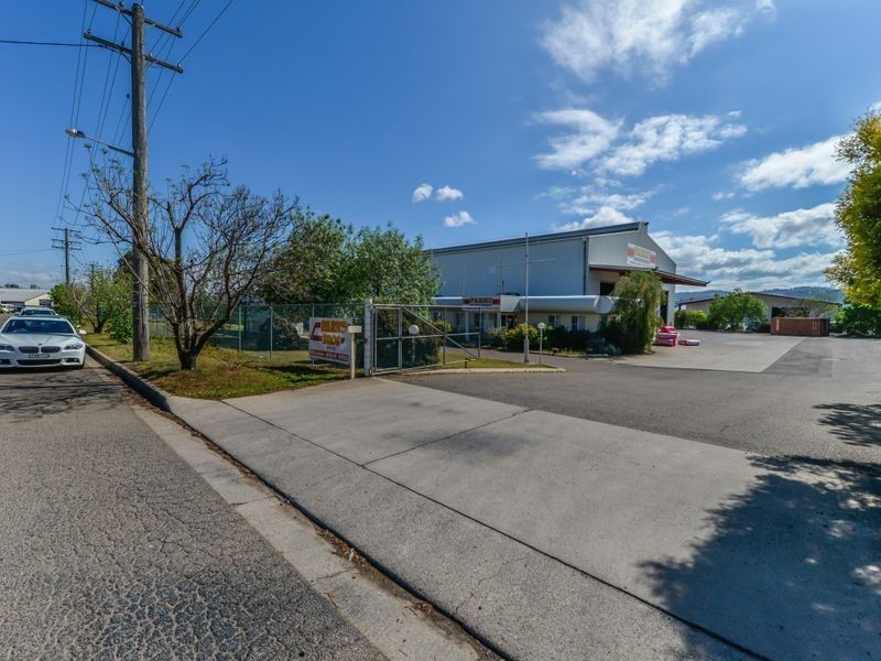 7 Lockheed Street, Tamworth NSW 2340