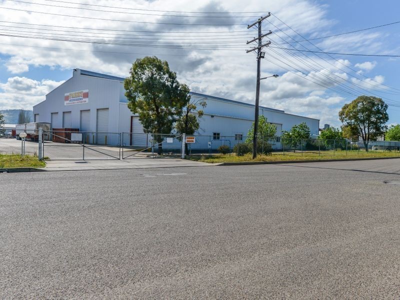 7 Lockheed Street, Tamworth NSW 2340