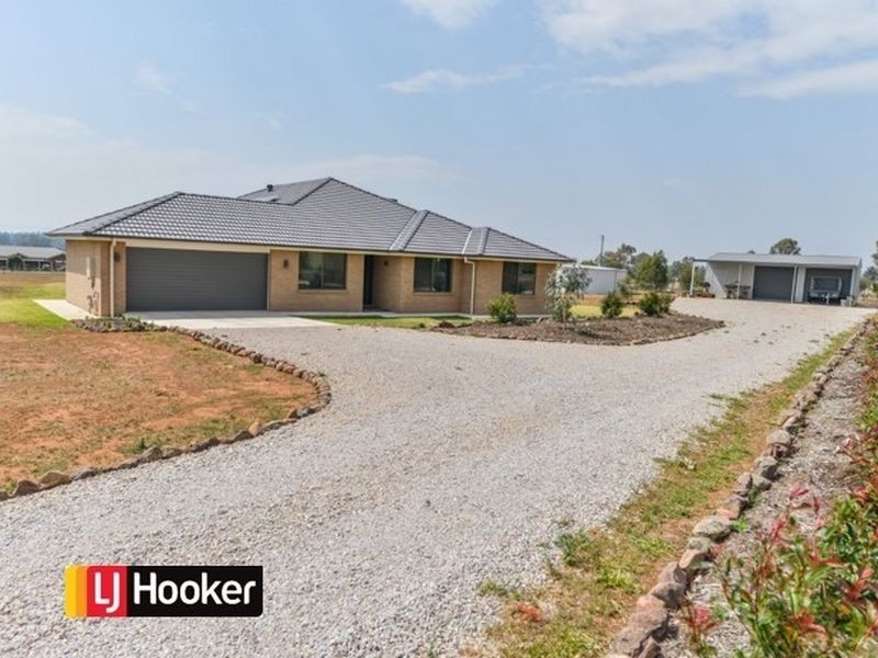 15 Landsborough Close, Westdale NSW 2340