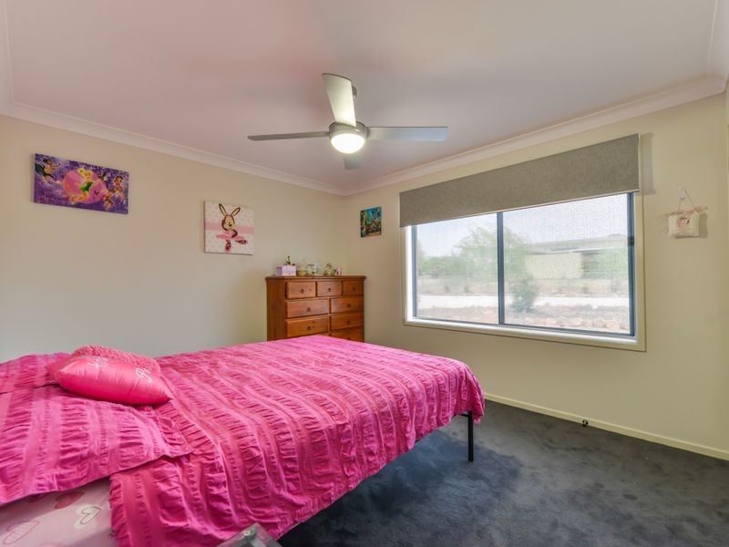 15 Landsborough Close, Westdale NSW 2340