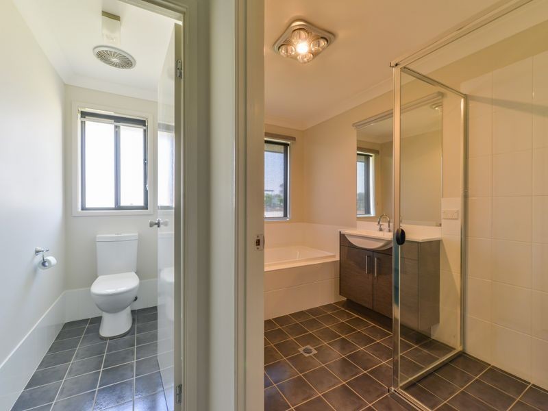 15 Landsborough Close, Westdale NSW 2340