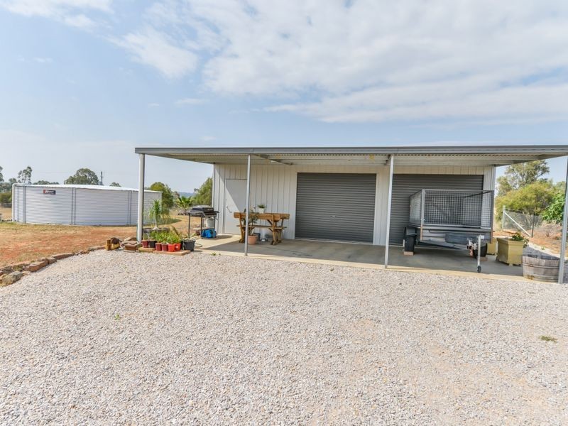 15 Landsborough Close, Westdale NSW 2340