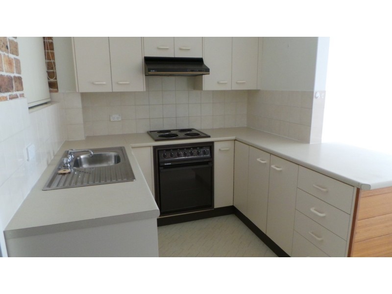 2/12 Illoura Street, Tamworth NSW 2340