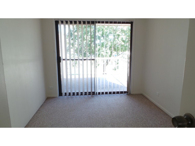 2/12 Illoura Street, Tamworth NSW 2340