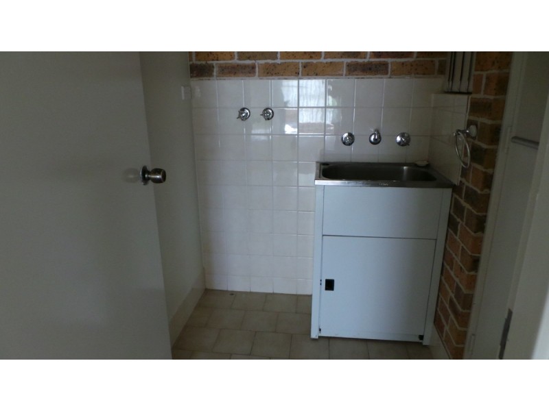 2/12 Illoura Street, Tamworth NSW 2340