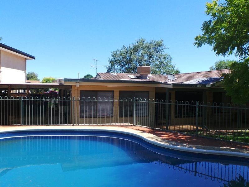 5 Coolabah Close, Tamworth NSW 2340