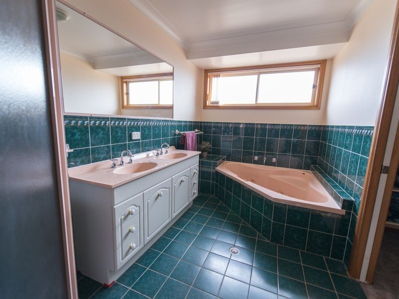 49 Meadow Banks Drive, Hallsville NSW 2340