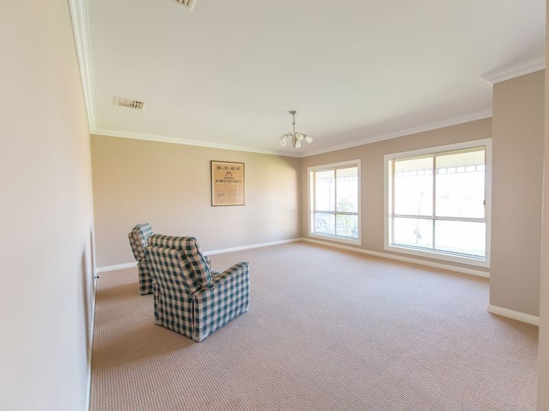 42 Campbell Road, Calala NSW 2340