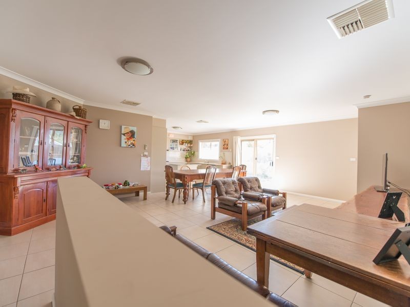 42 Campbell Road, Calala NSW 2340