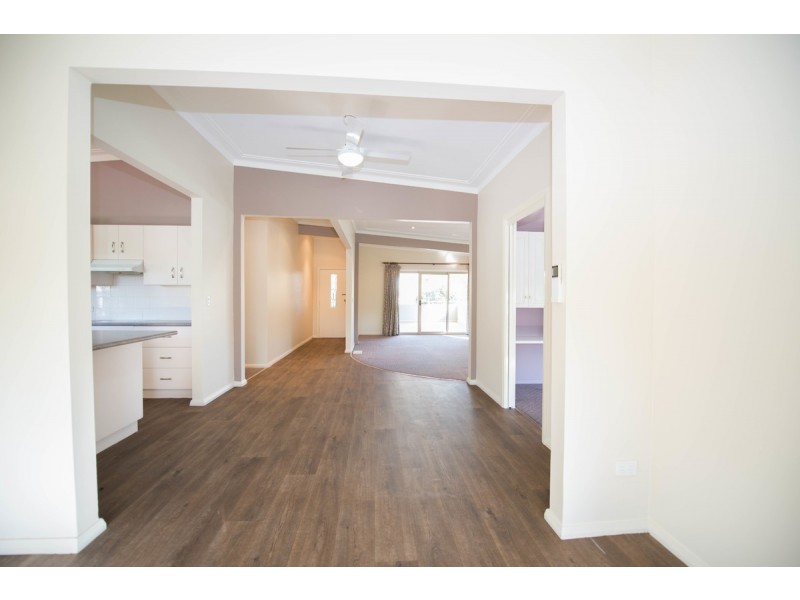 10 Yarral Avenue, Tamworth NSW 2340