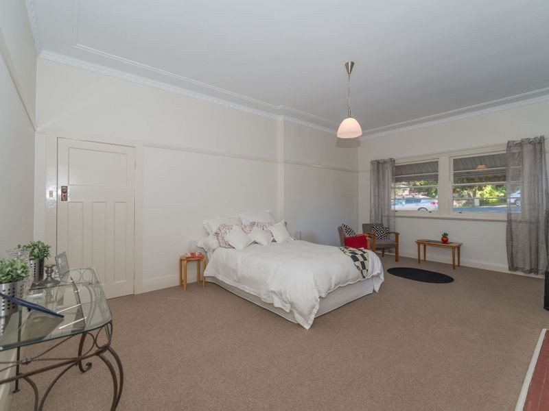 123 Upper Street, Tamworth NSW 2340