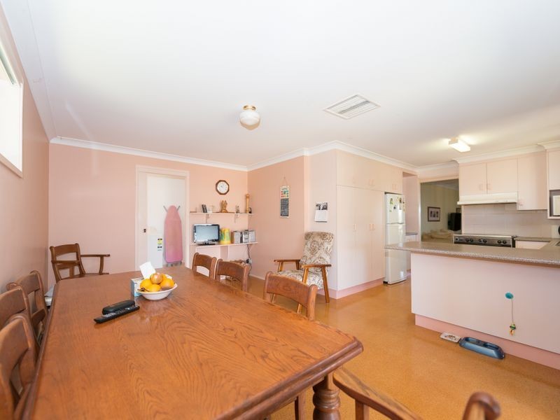 9 Narine Close, Tamworth NSW 2340