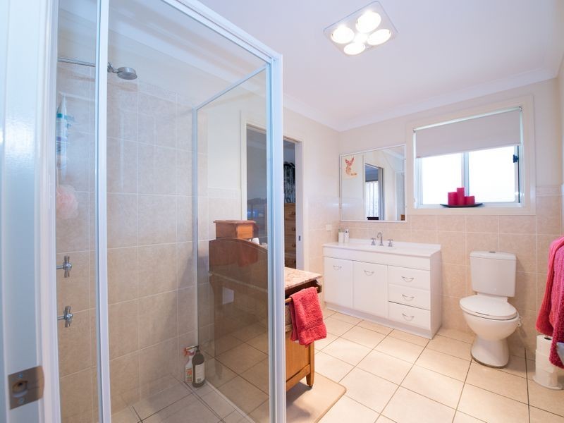 2 Warrabah Close, Tamworth NSW 2340