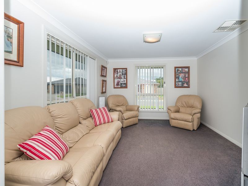 5 Bowman Drive, Westdale NSW 2340