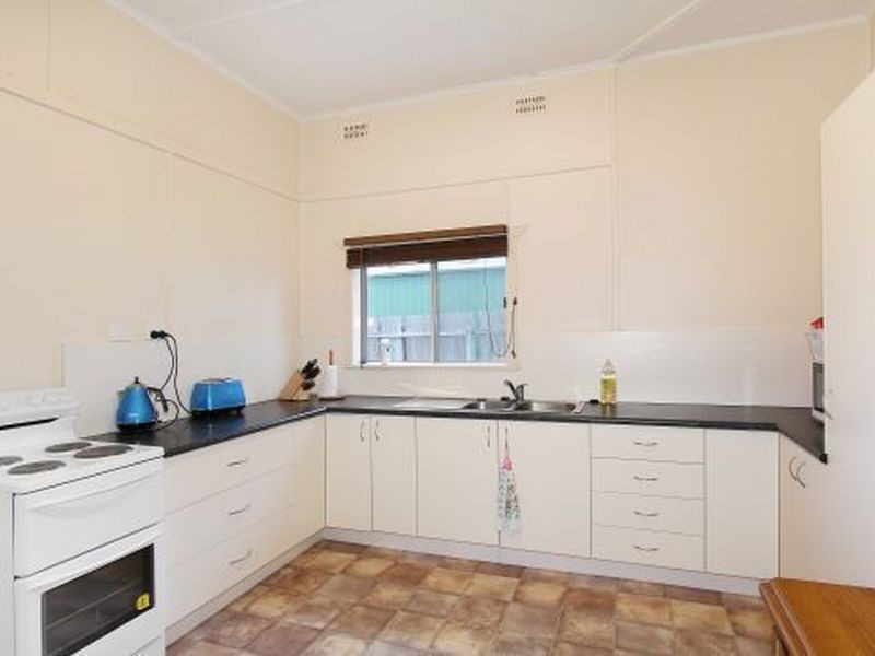 99 Crown Street, Tamworth NSW 2340