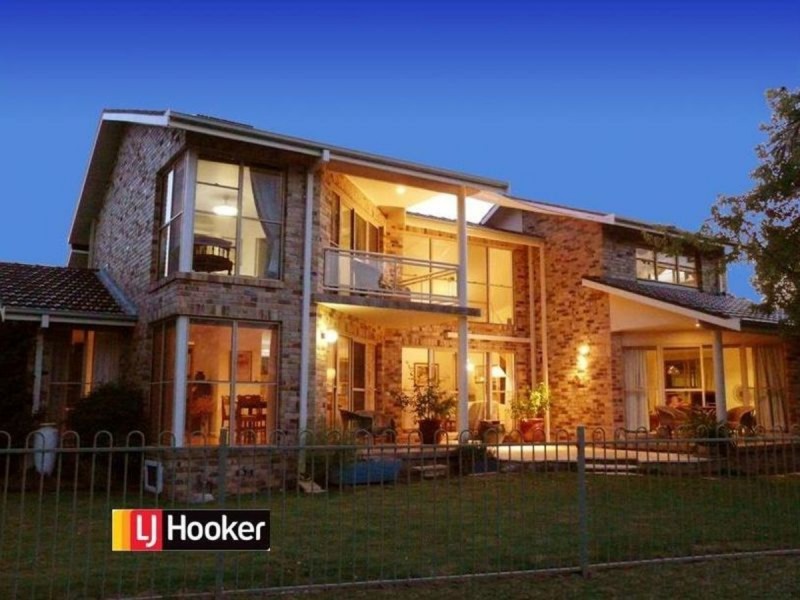 4 Cobb & Co Circuit, Tamworth NSW 2340