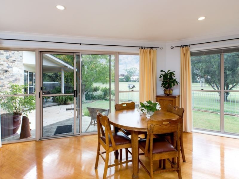 4 Cobb & Co Circuit, Tamworth NSW 2340