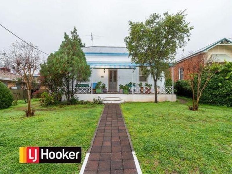130 Carthage Street, Tamworth NSW 2340